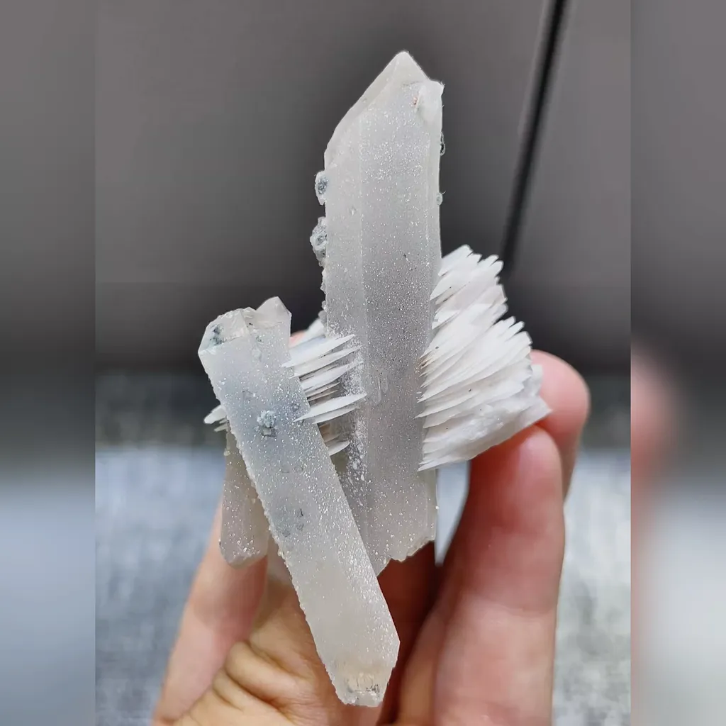 Natural Quartz Tower and Flake Calcite Symbiosis from Inner Mongolia,China 40*30*65MM image