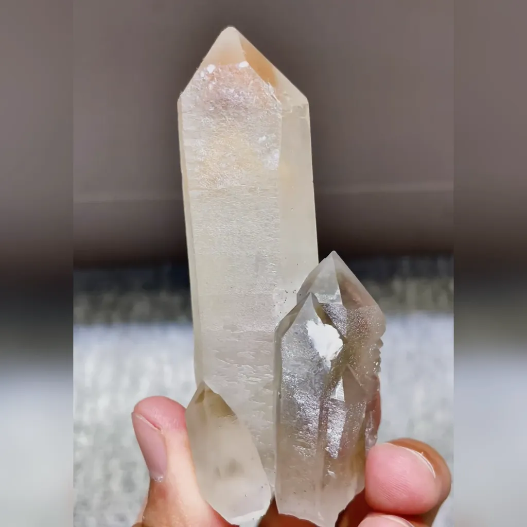 Natural Quartz Tower comes from Inner Mongolia,China 35*25*85MM image