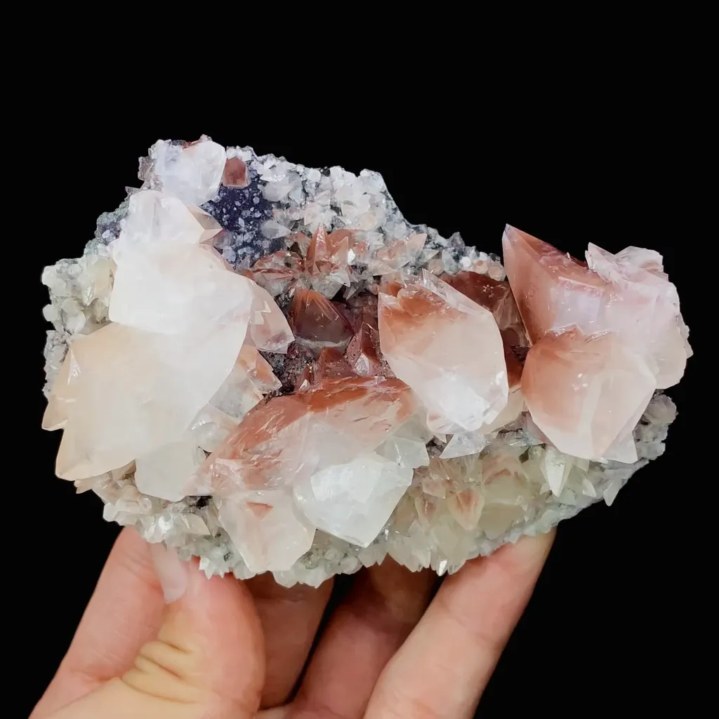 Natural Red Calcite comes from Daye,Hubei 100*70*50MM image