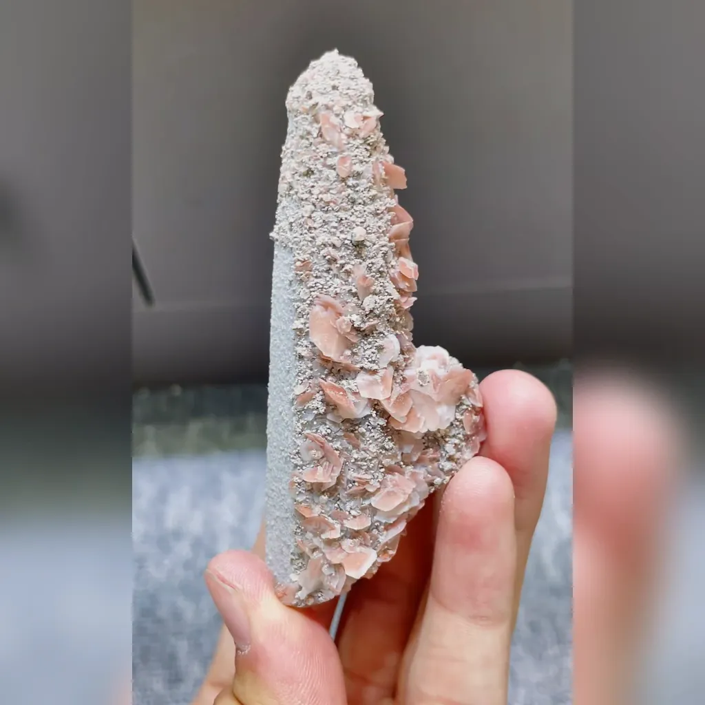 Natural Red Flake Calcite and Quartz Tower Symbiosis comes from Inner Mongolia,China 35*25*85MM image