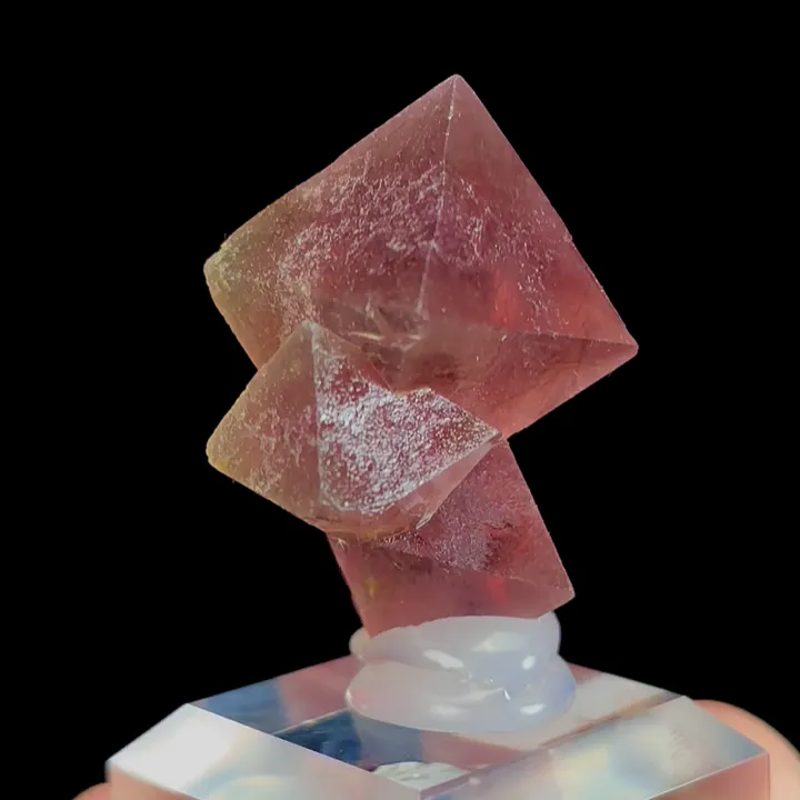 Natural Red Octahedral Fluorite, Mineral Specimen: Inner Mongolia,China (20*25*35MM) - image 3