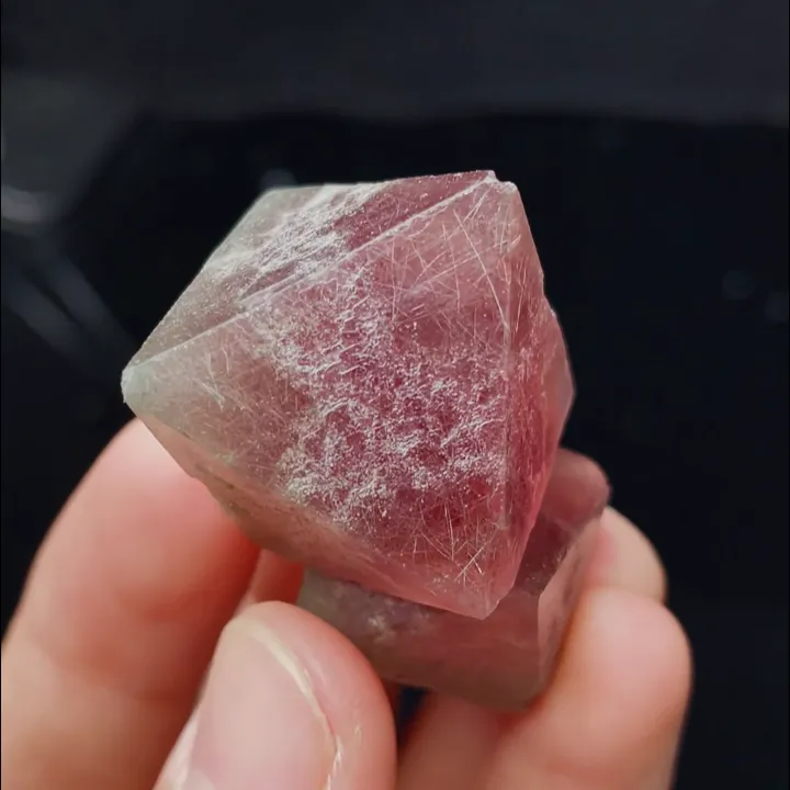 Natural red octahedral Fluorite, Mineral Specimen: Inner Mongolia,China (25*35*35MM) - image 3