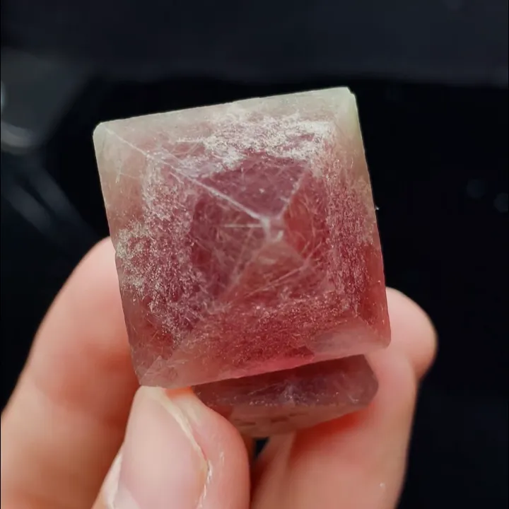 Natural red octahedral Fluorite, Mineral Specimen: Inner Mongolia,China (25*35*35MM) image