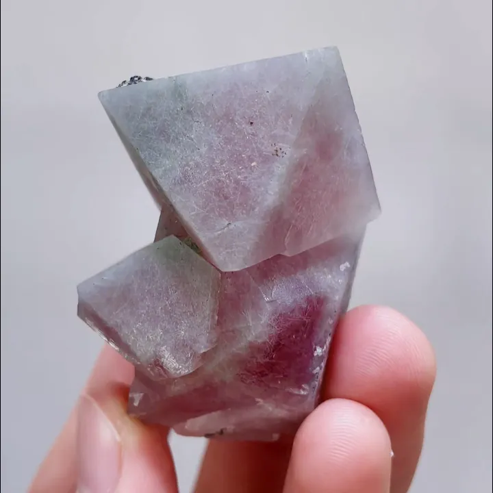 Natural Red Octahedral Fluorite, Mineral Specimen: Inner Mongolia,China （35*50*30MM） - image 5