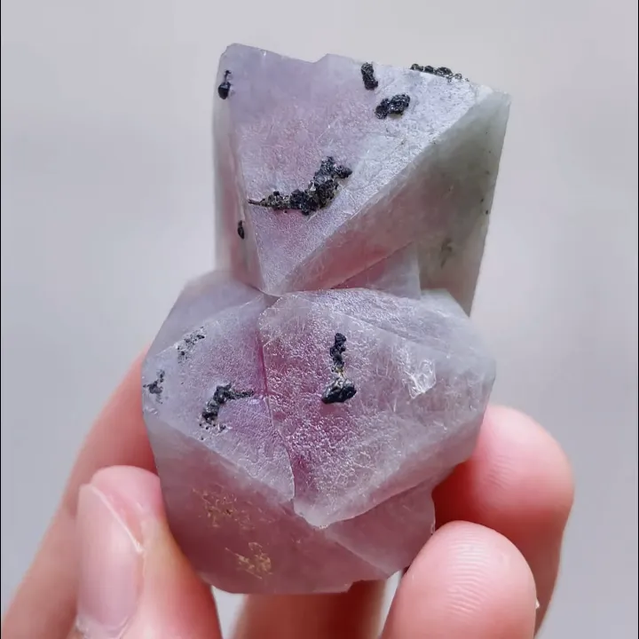 Natural Red Octahedral Fluorite, Mineral Specimen: Inner Mongolia,China （35*50*30MM） - image 6