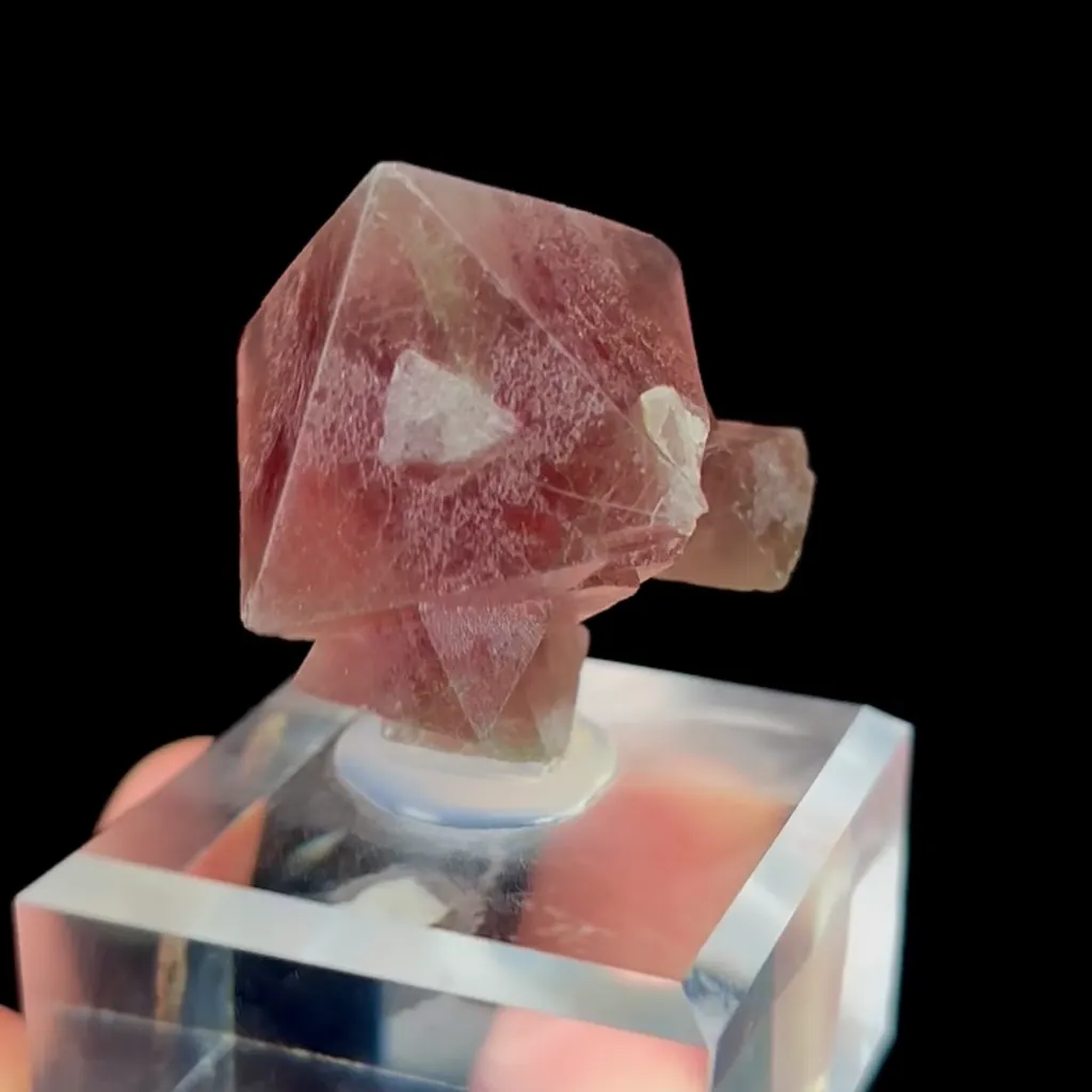 Natural Red Octahedral Fluorite, Mineral Specimen:Inner Mongolia,China (30*35*30MM) - image 4