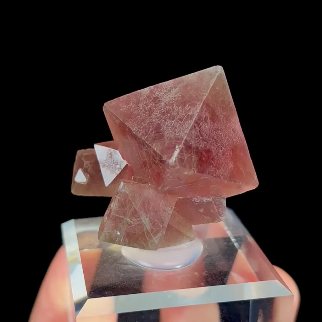 Natural Red Octahedral Fluorite, Mineral Specimen:Inner Mongolia,China (30*35*30MM) image