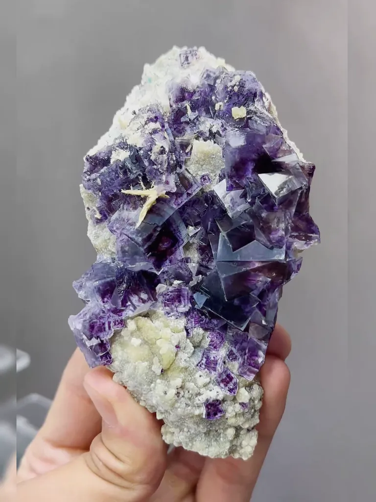 Natural Red Purple Phantom Fluorite coexists with Mica comes from Yindu,Inner Mongolia 65*30*120MM - image 4