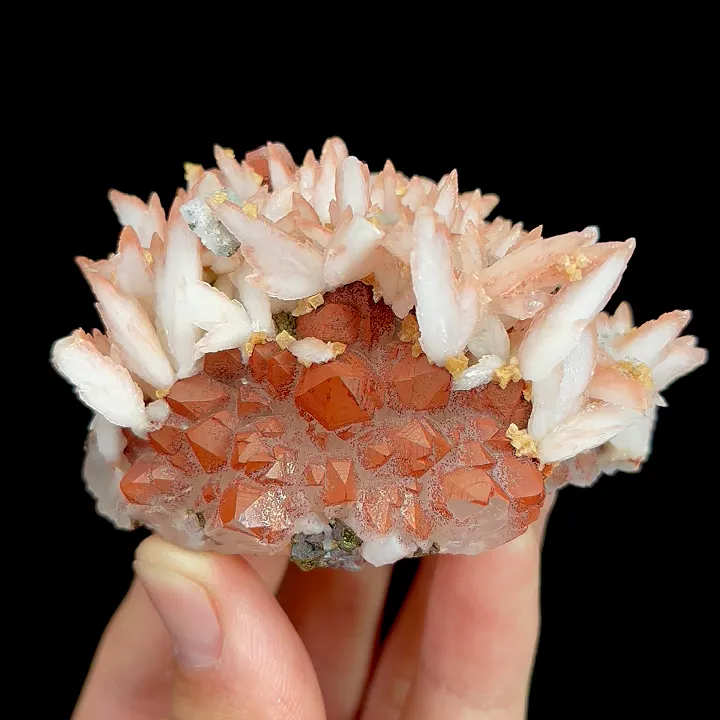 Natural Red Quartz and Calcite, Mineral Specimen:Jiangxi,China (70*55*40MM) - image 4