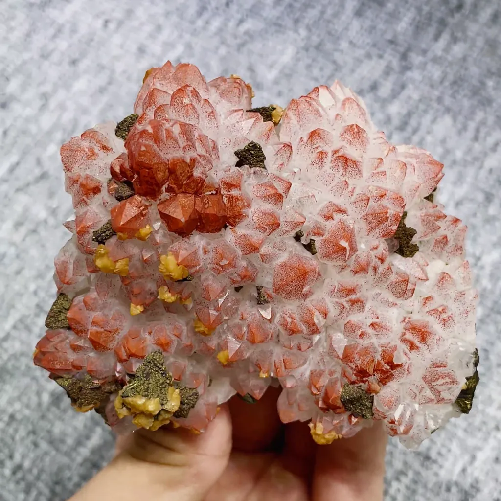 Natural Red Quartz and Scheelite Symbiosis comes from Jiangxi,China 90*75*35MM - image 4