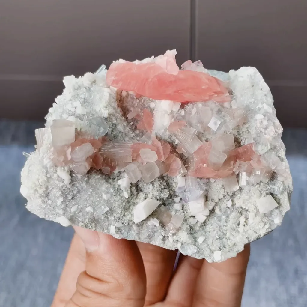 Natural Rhodochrosite and Calcite Symbiosis comes from Guangxi,China 75*55*35MM image