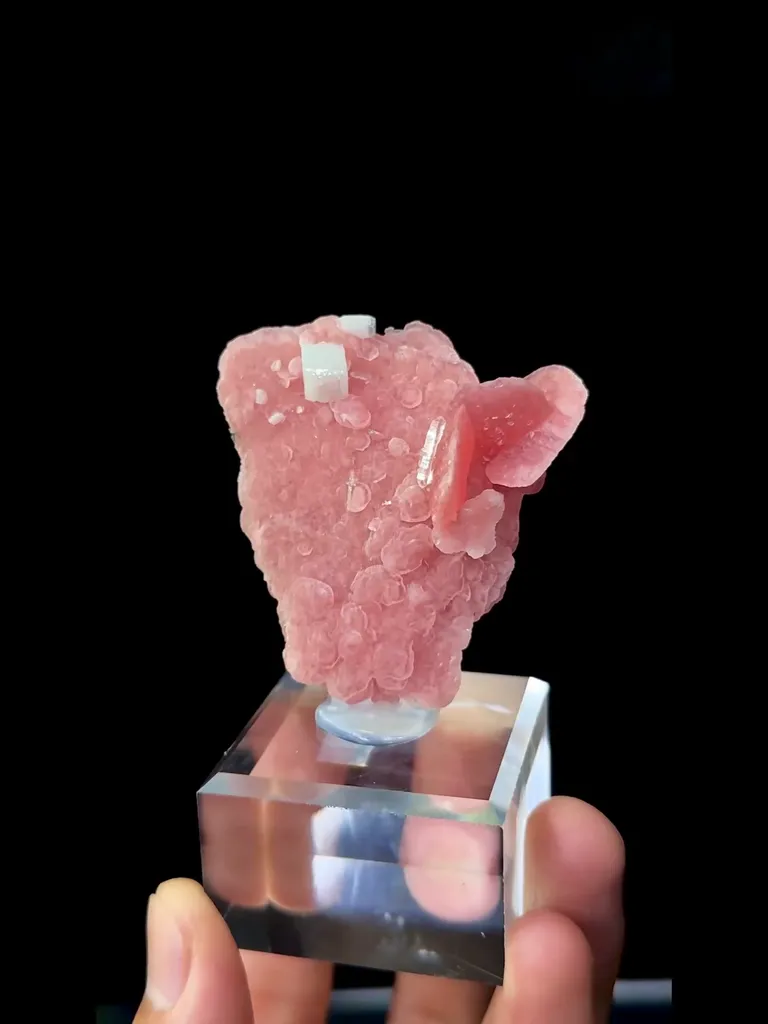 Natural Rhodochrosite comes from Wuzhou,Guangxi 50*20*50MM image