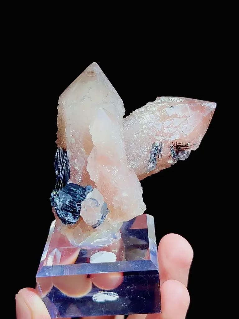 Natural Rose Quartz Tower Pointed  and Mirror Iron Ore coexist comes from Inner Mongolia,China 60*50*50MM - image 7
