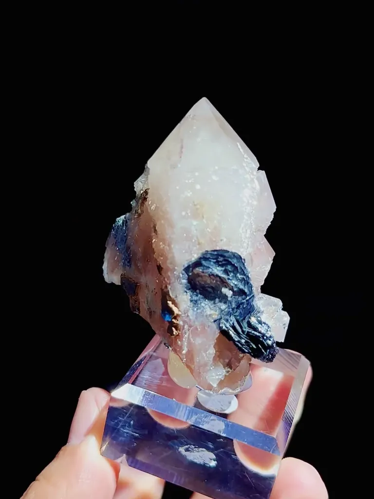 Natural Rose Quartz Tower Pointed  and Mirror Iron Ore coexist comes from Inner Mongolia,China 60*50*50MM - image 6