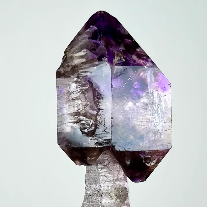 Natural Scepter Amethyst, Mineral Specimen: Zimbabwe (35*75*25MM) image