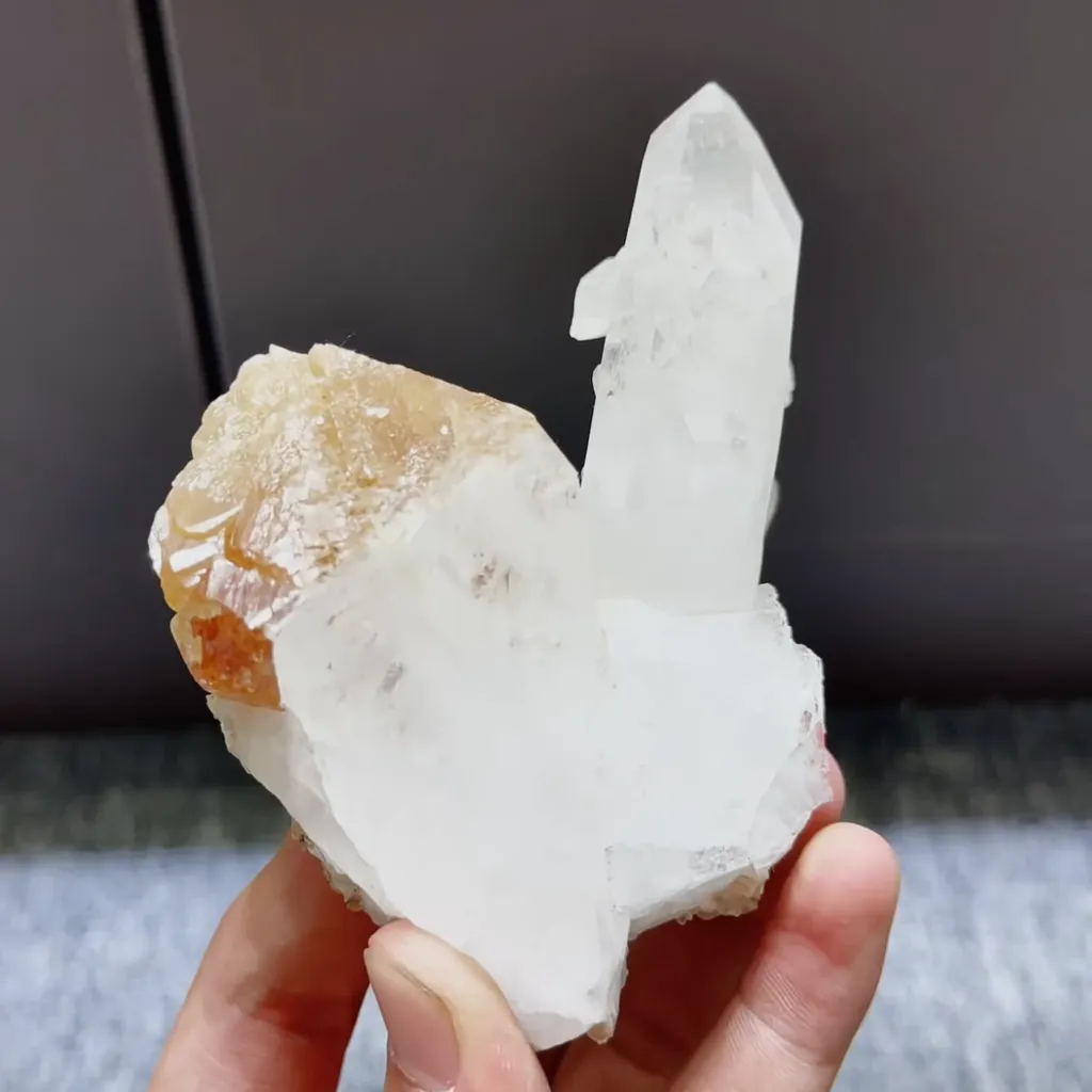 Natural Scheelite and Clear Quartz Symbiosis comes from Xuebaoding,Sichuan 95*75*45MM - image 3