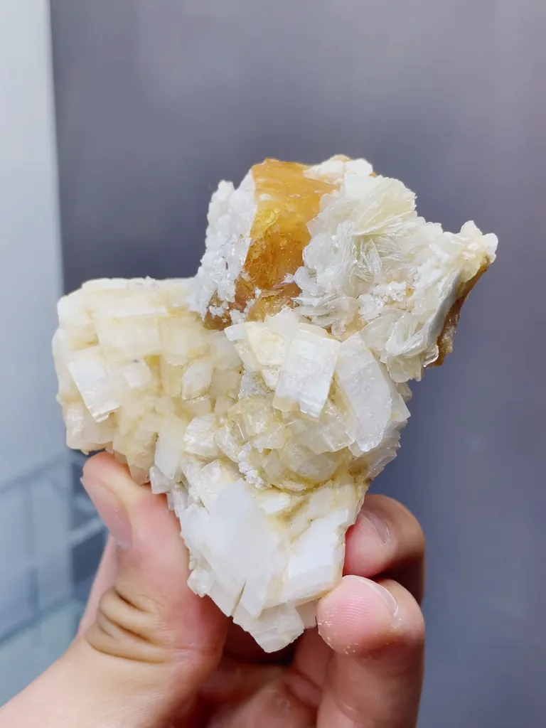Natural Scheelite and Flaky Calcite coexist comes from Yaogangxian,Hunan 65*25*65MM - image 2