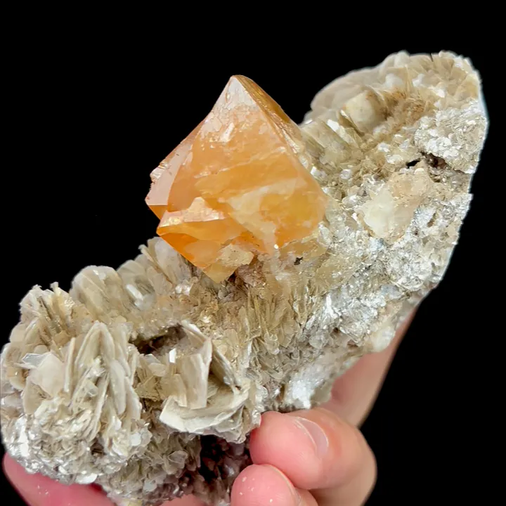 Natural Scheelite and Mica Flakes, Mineral Specimen:Xuebaoding,Sichuan (115*80*40MM) - image 5