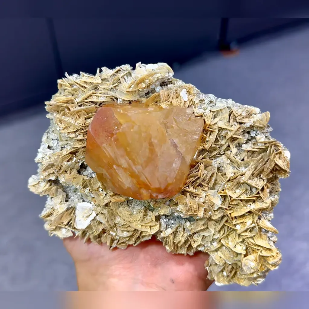 Natural Scheelite and Mica Flakes Symbiosis comes from Xuebaoding,Sichuan 120*95*50MM - image 3