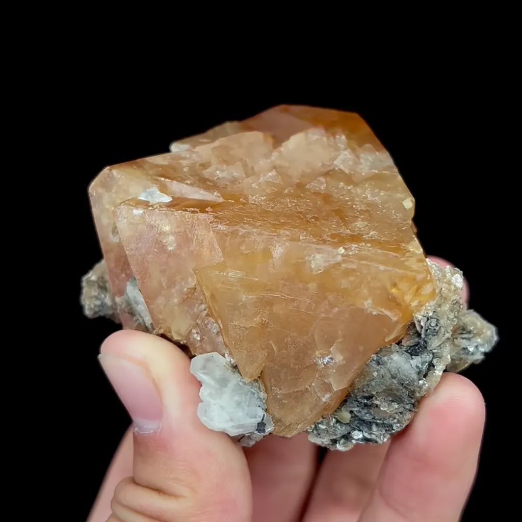 Natural Scheelite, Mineral Specimen:Xuebaoding,Sichuan (65*65*30MM) - image 4