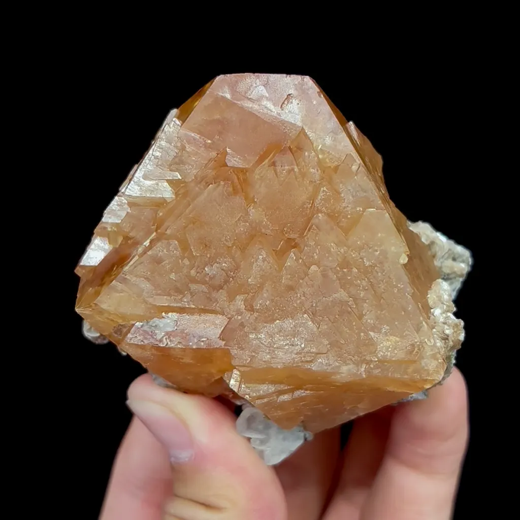 Natural Scheelite, Mineral Specimen:Xuebaoding,Sichuan (65*65*30MM) image