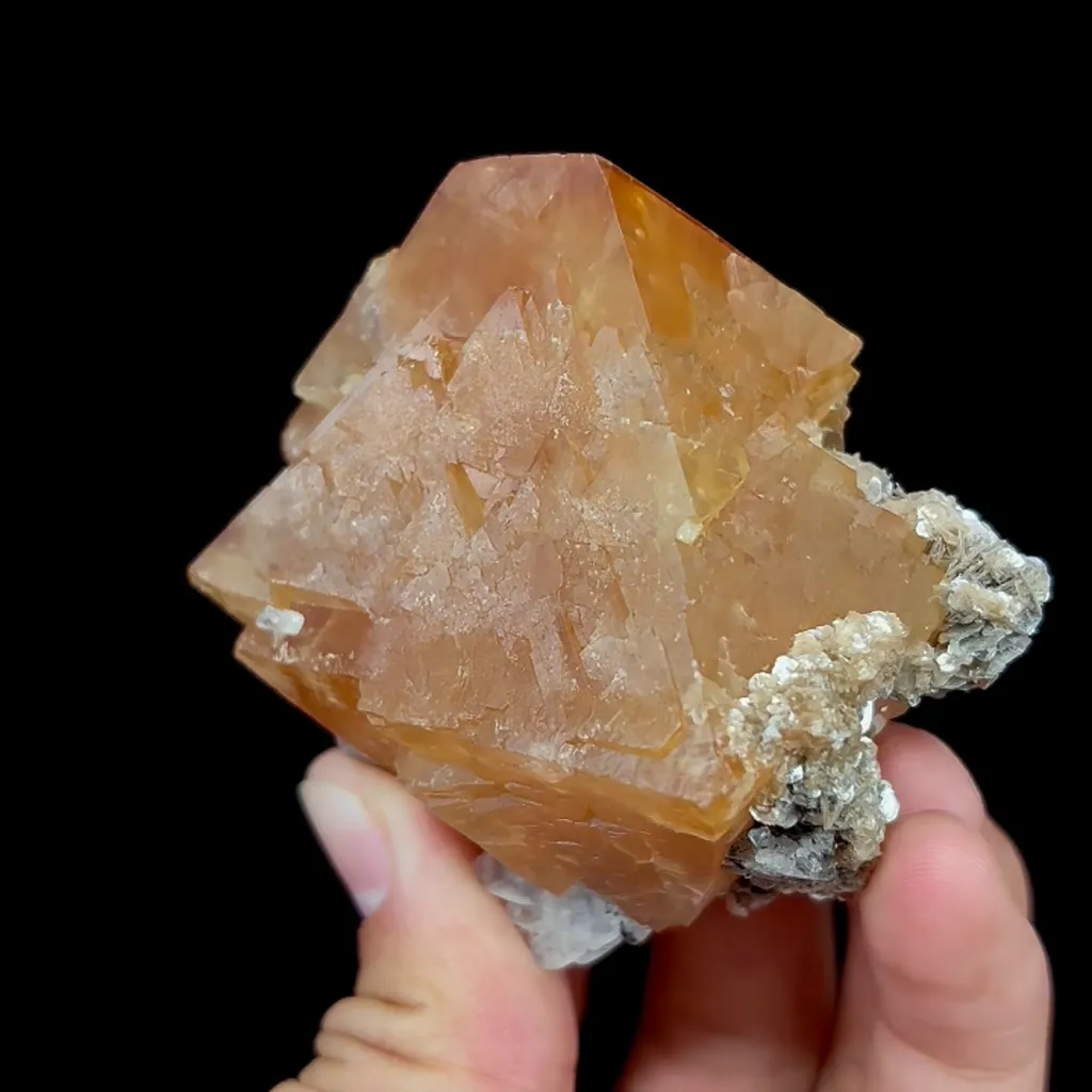Natural Scheelite, Mineral Specimen:Xuebaoding,Sichuan (65*65*30MM) - image 3
