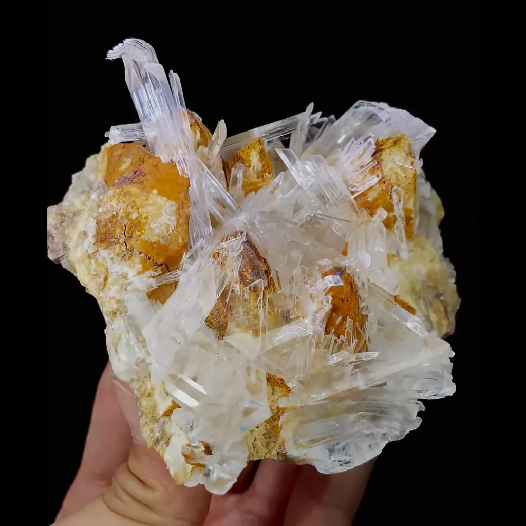 Natural Selenite comes from Guizhou,China 105*75*50MM - image 2