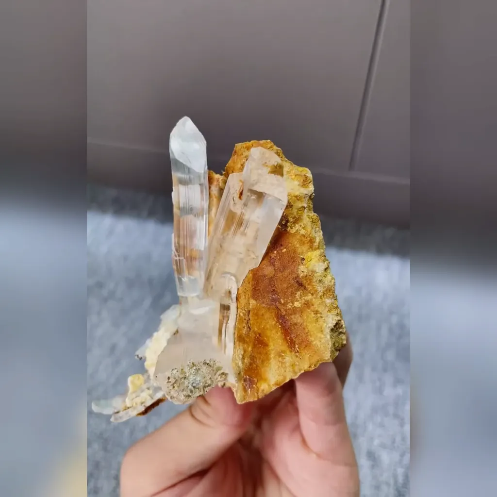 Natural Selenite comes from Guizhou,China 70*80*80MM - image 3