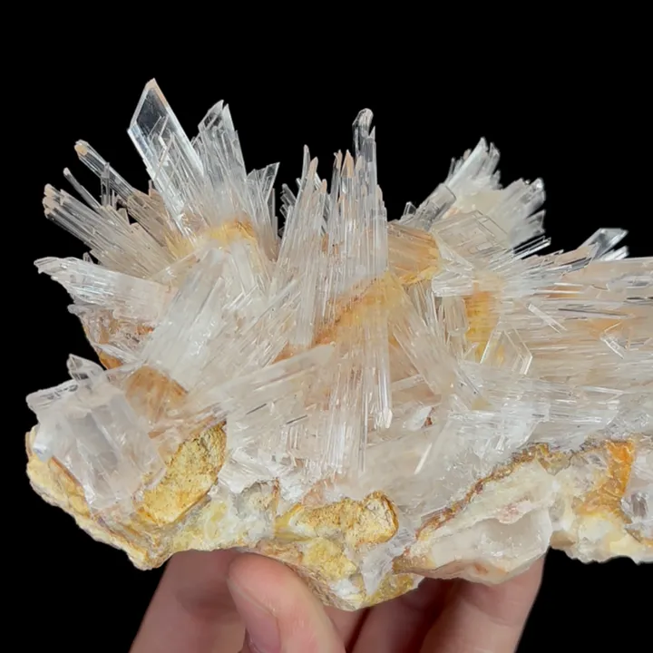 Natural Selenite, Mineral Specimen: Guizhou,China (135*75*40MM) - image 2