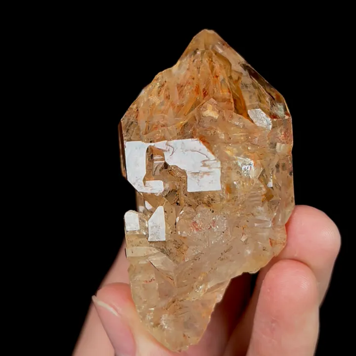 Natural Skeletal Quartz , Mineral Specimen: Madagascar (40*65*35MM) - image 4