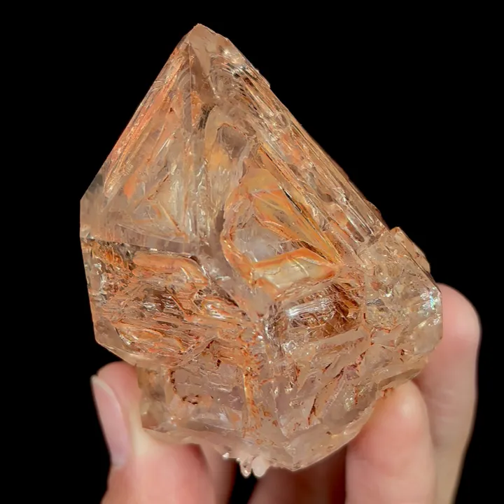 Natural Skeletal Quartz, Mineral Specimen: Madagascar (50*50*65MM) image