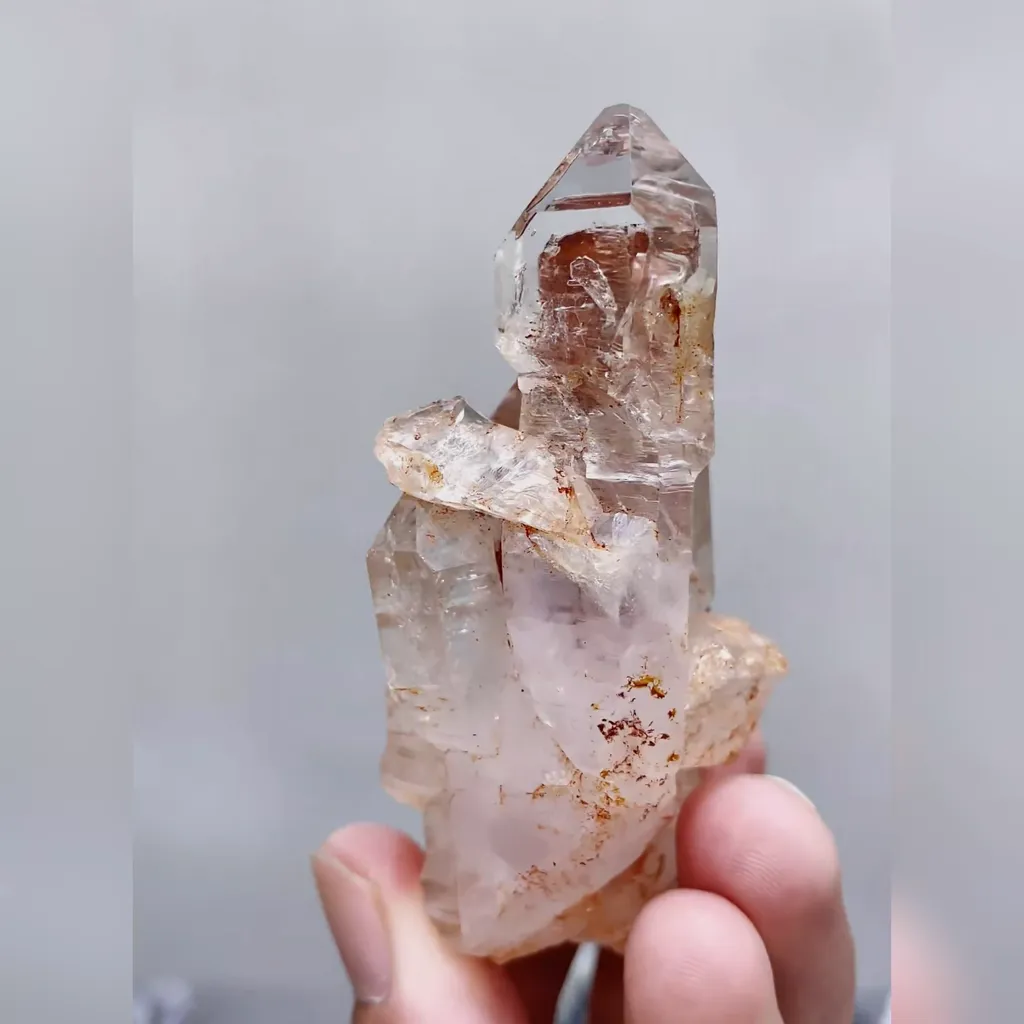 Natural Skeleton Quartz comes from Madagascar 35*80*25MM - image 5