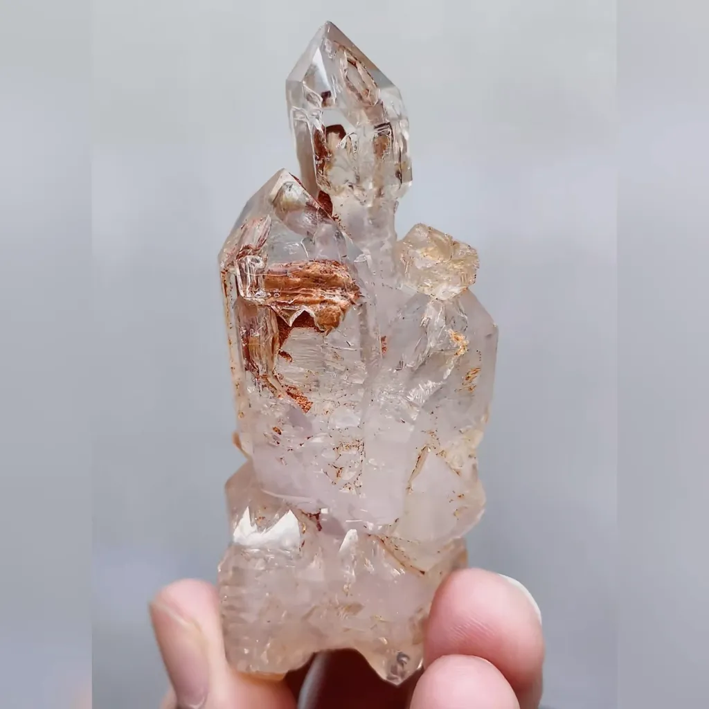 Natural Skeleton Quartz comes from Madagascar 35*80*25MM - image 3
