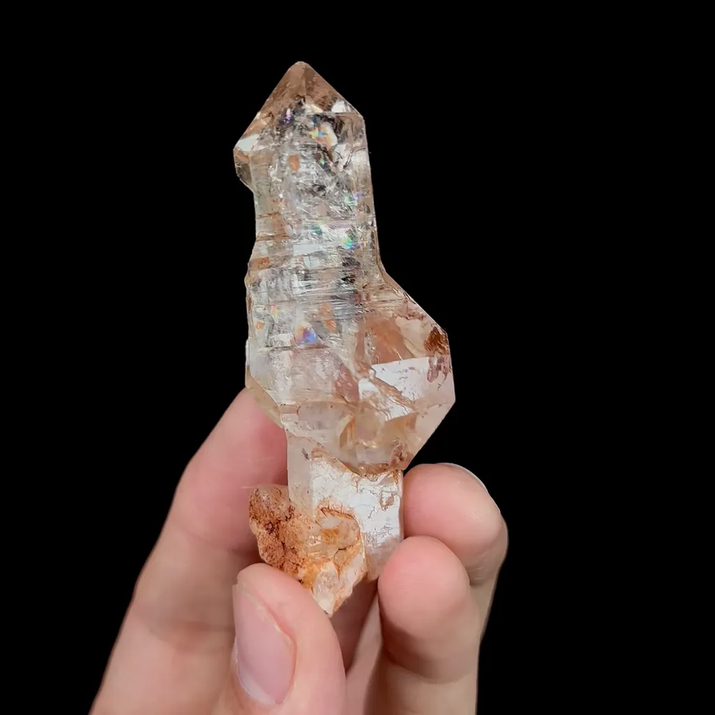 Natural Skeleton Quartz, Mineral Specimen: Madagascar (25*25*70MM) - image 3