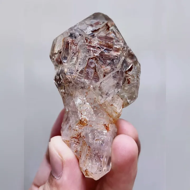Natural Skeleton Quartz, Mineral Specimen: Madagascar （40*75*30mm） - image 2