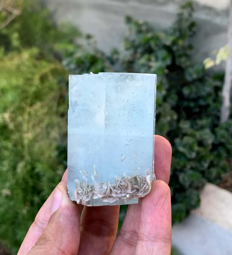 Natural Sky Blue Aquamarine Crystal with Mica from Pakistan - image 3