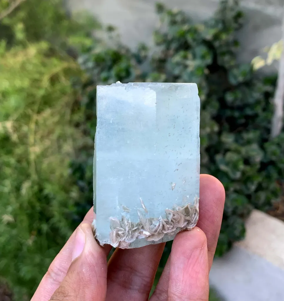 Natural Sky Blue Aquamarine Crystal with Mica from Pakistan - image 4