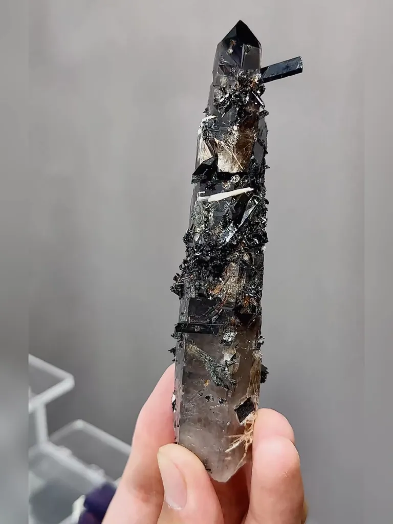 Natural Smoky Quartz and Andalusite coexist comes from Nepal 120*35*25MM - image 4