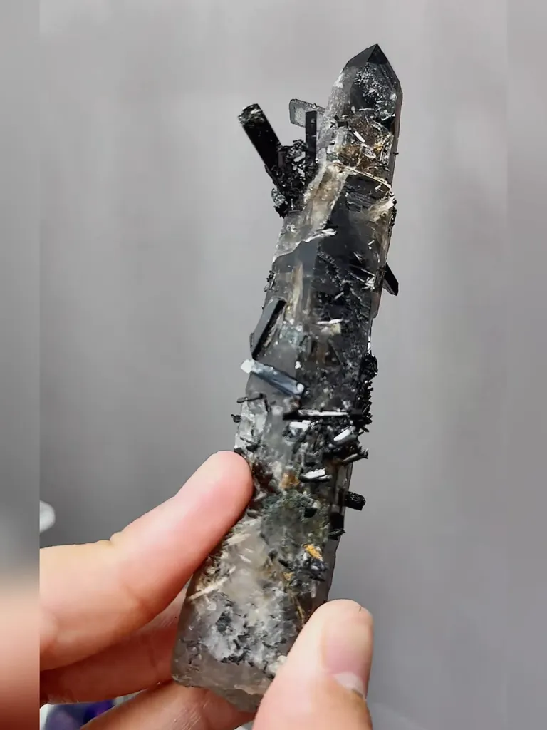 Natural Smoky Quartz and Andalusite coexist comes from Nepal 120*35*25MM - image 2
