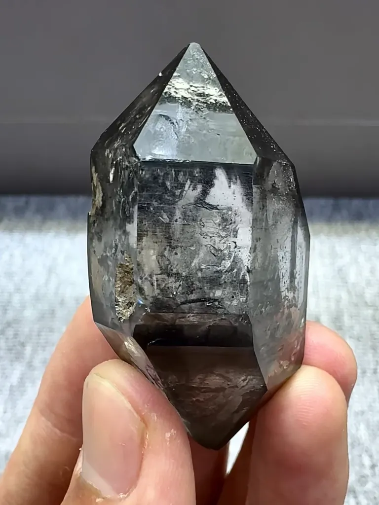 Natural Smoky Quartz Double-pointed Tower comes from Yunnan 50*30*20MM - image 2