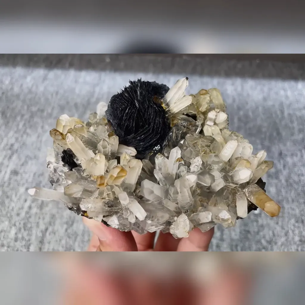 Natural Specularite and Clear Quartz Cluster Symbiosis comes from Jinlong,Guangdong 110*75*50MM - image 4