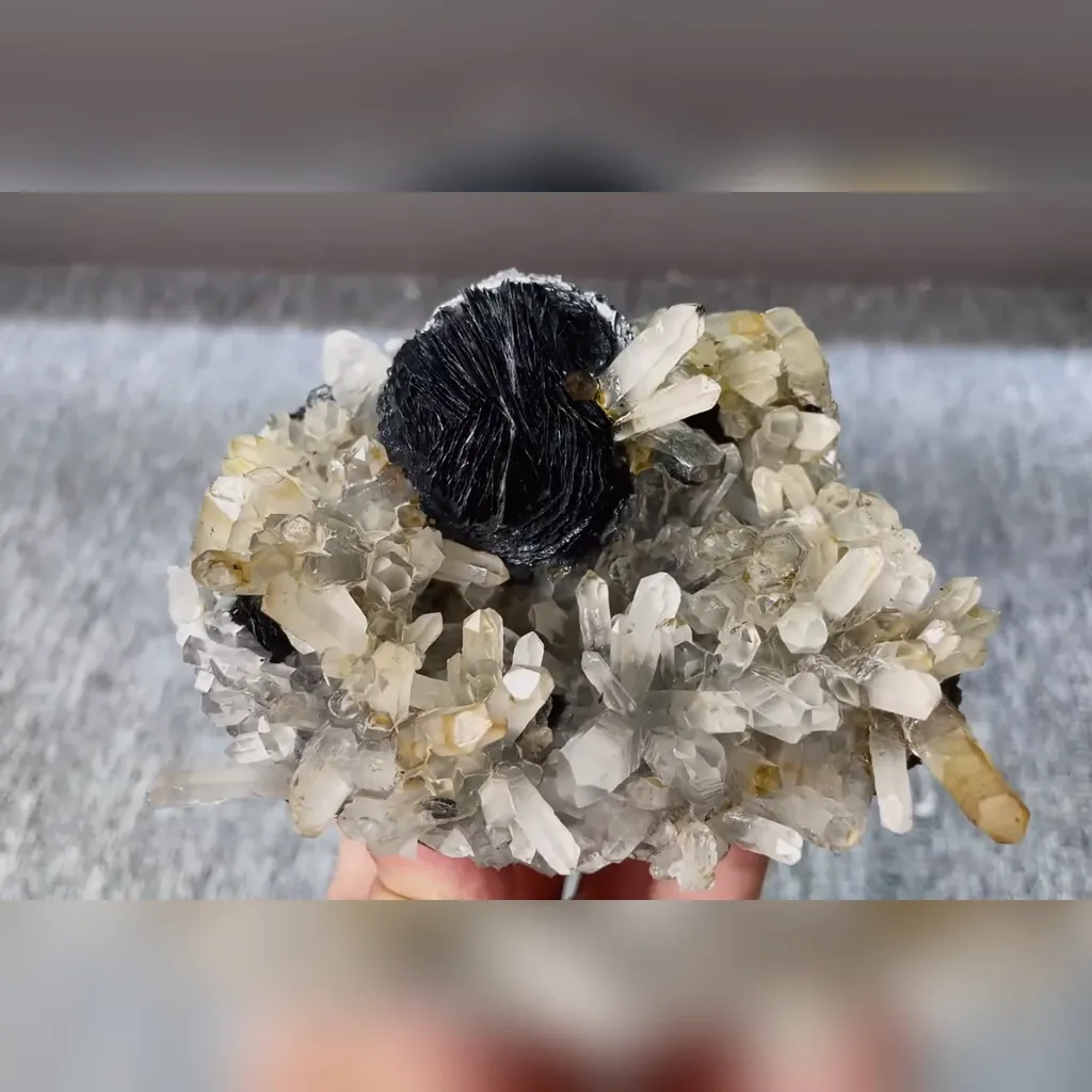 Natural Specularite and Clear Quartz Cluster Symbiosis comes from Jinlong,Guangdong 110*75*50MM - image 2