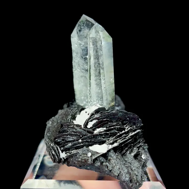 Natural Specularite and Clear Quartz Tower, Mineral Specimen:Jinlong,Guangdong (60*35*50MM) - image 4