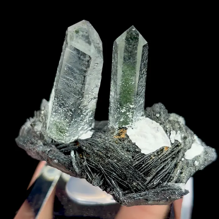 Natural Specularite and Clear Quartz Tower, Mineral Specimen:Jinlong,Guangdong (60*35*50MM) - image 3