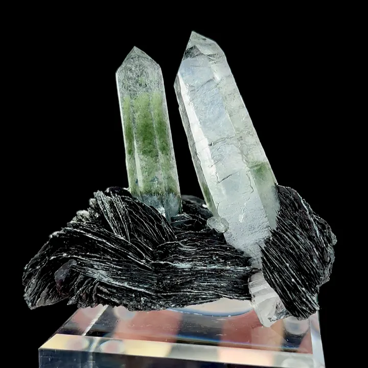 Natural Specularite and Clear Quartz Tower, Mineral Specimen:Jinlong,Guangdong (60*35*50MM) image
