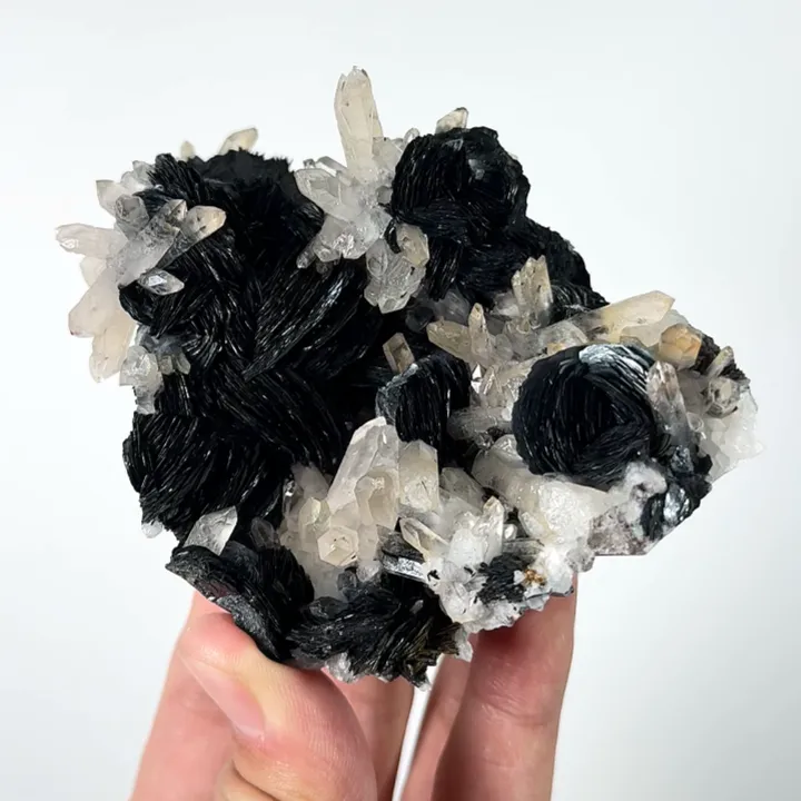 Natural Specularite and Quartz Cluster, Mineral Specimen: Inner Mongolia,China (100*75*45MM) - image 2