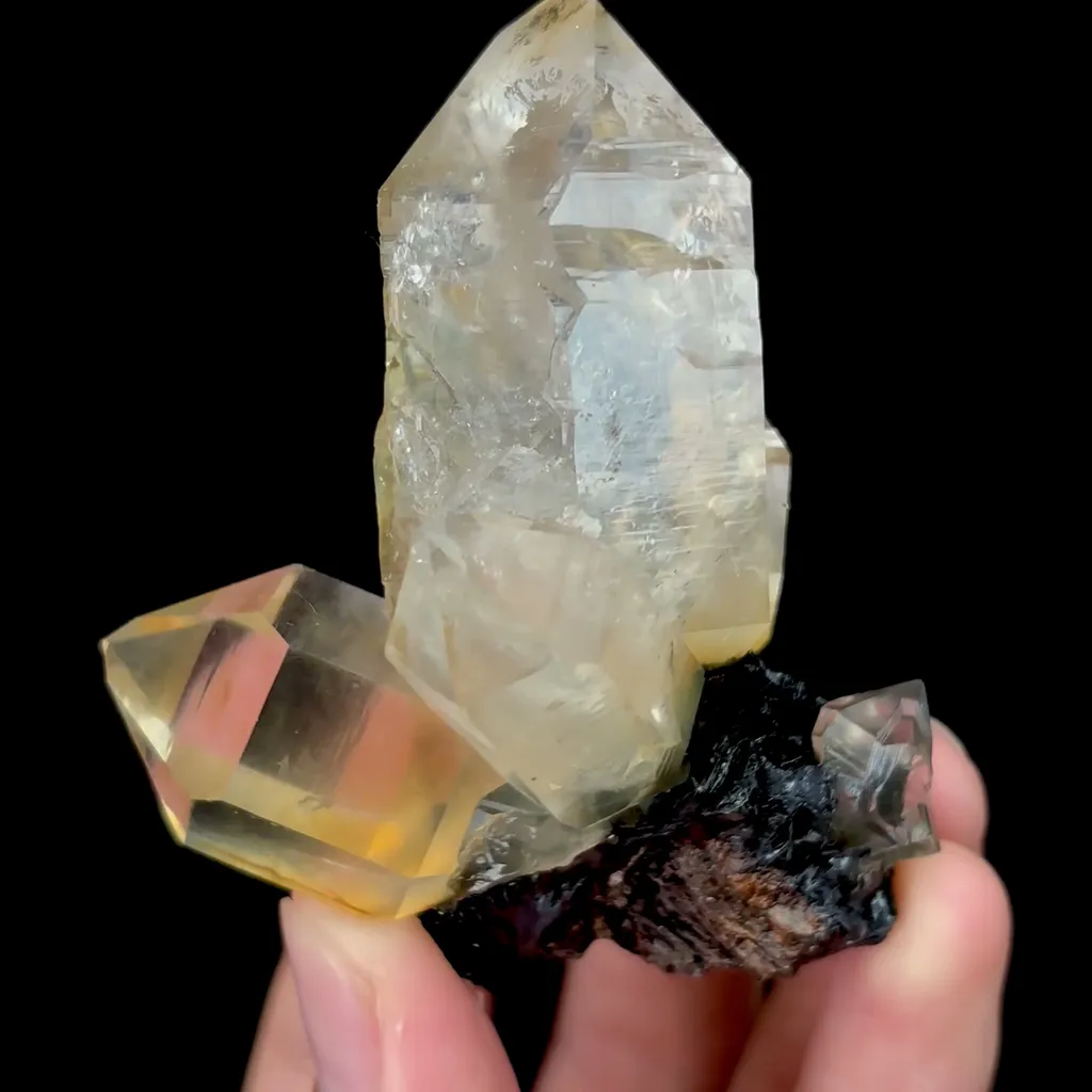 Natural Specularite and Quartz Cluster Mineral Specimen,High Quality Specimen,JINLONG,GUANGDONG,CHINA(50*35*75mm) - image 2