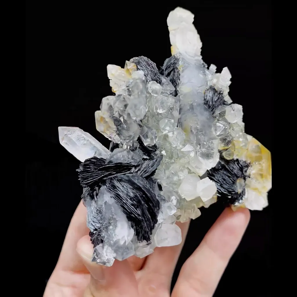 Natural Specularite and Quartz Cluster Symbiosis comes from Jinlong,Guangdong 100*95*55MM - image 4