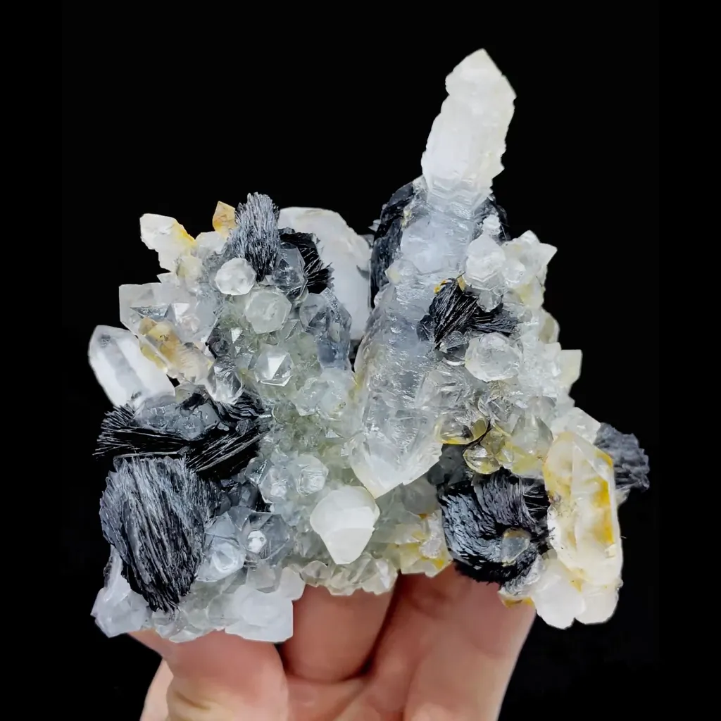 Natural Specularite and Quartz Cluster Symbiosis comes from Jinlong,Guangdong 100*95*55MM - image 2