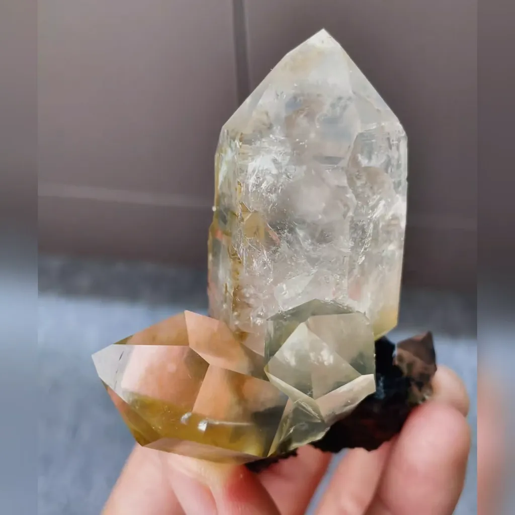 Natural Specularite and Quartz Cluster Symbiosis comes from Jinlong,Guangdong 50*35*75MM - image 3